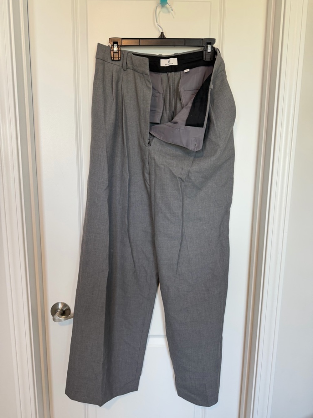 Aritzia Tailored Wide-Leg Trousers in Gray